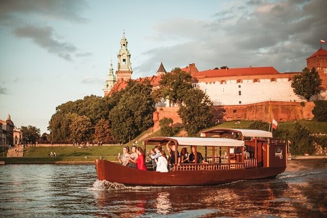1 Hour Traditional Gondola Sightseeing Vistula River Cruise - Audio Commentary: What You’ll Hear and How to Use It