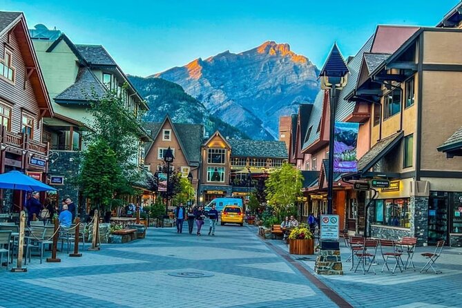 Banff: Gondola, Hot Spring and Three Lakes Tour - Surprise Corner and the Banff Town Sign: Fast Photos, Big Payoff