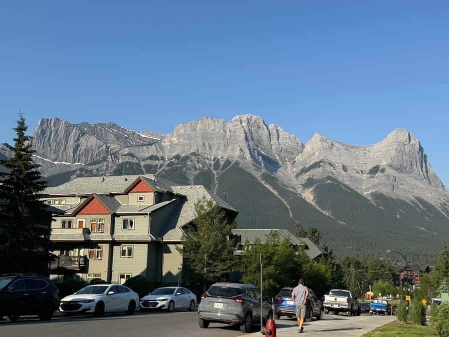 Banff: Gondola, Hot Springs, Bow falls & Three lakes tour - Guide Quality Matters Here: What You Can Learn from the Past Guides