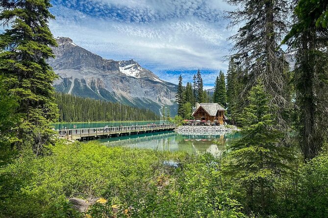 Banff Gondola, Lake Louise, Emerald Lake and Lake Minnewanka Tour - Banff downtown: one hour that’s really about lunch and orientation