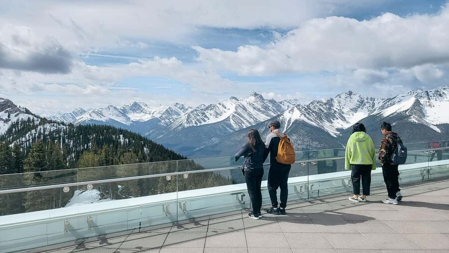 Banff: Winter Tour with Dinner & Nightrise at Banff Gondola - The Banff photo run: Two Jack Viewpoint, Banff Avenue, and Bow Falls