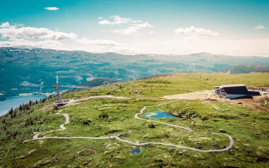 Bergen: Hardangerfjord, Voss Gondola & 3 Great Waterfalls - Voss Gondola to Mount Hanguren: the 9-minute cable car break