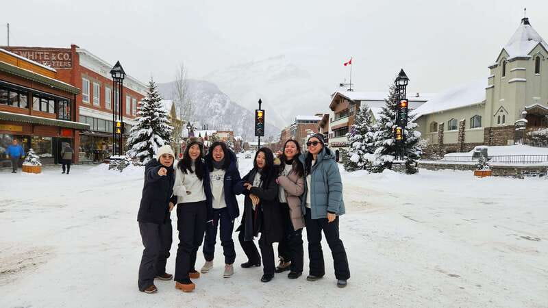 Calgary: Canmore, Banff, Lake Louise - Gondola Included - The guides: history, humor, and getting practical help in real time