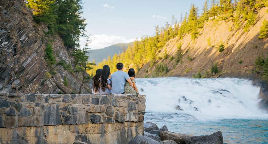 Discover the Best of Banff: Lakes, Mountains, Gondola Ride - How the guide changes the day (Bally and Inder as examples)