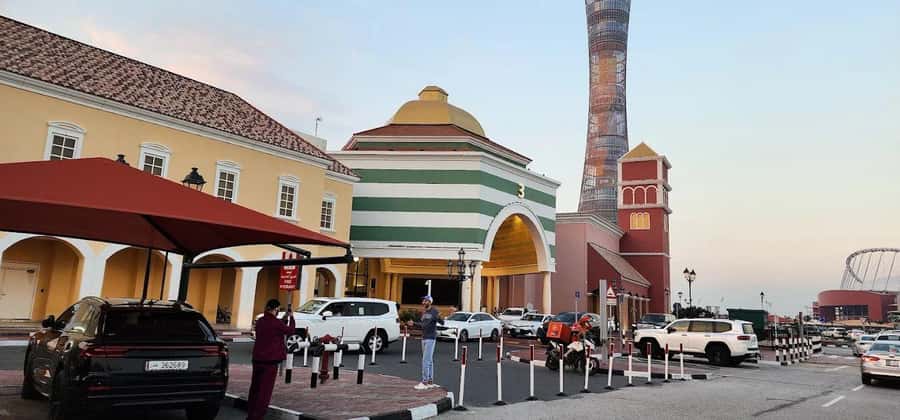 Doha City Tour, Villaggio Mall and Free Gondola Ride - The Corniche and West Bay stops: modern Doha in quick snapshots