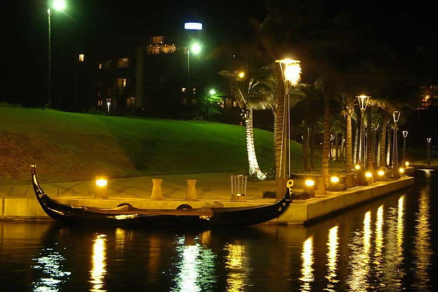 Durban: Gondola Ride - Durban Gondola on the Point Waterfront Canal: the real appeal