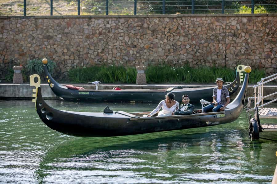Durban: Gondola Ride - The 30-Minute Flow: bridges, canal views, and relaxing pace