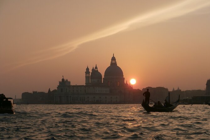 Enchanting Venice: Private Gondola Experience - Why there’s no onboard guide (and how to still get the stories)