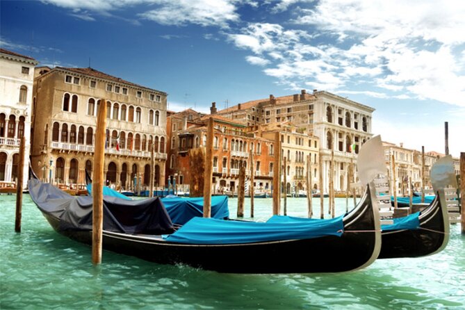 Explore the Canals on an Authentic Gondola Tour Venetian Dreams - Price and value: how to judge $119.73 for a shared, unguided ride