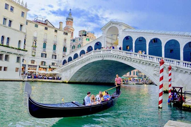 Explore the Canals on an Authentic Gondola Tour Venetian Dreams - Who this gondola tour suits (and who should skip it)