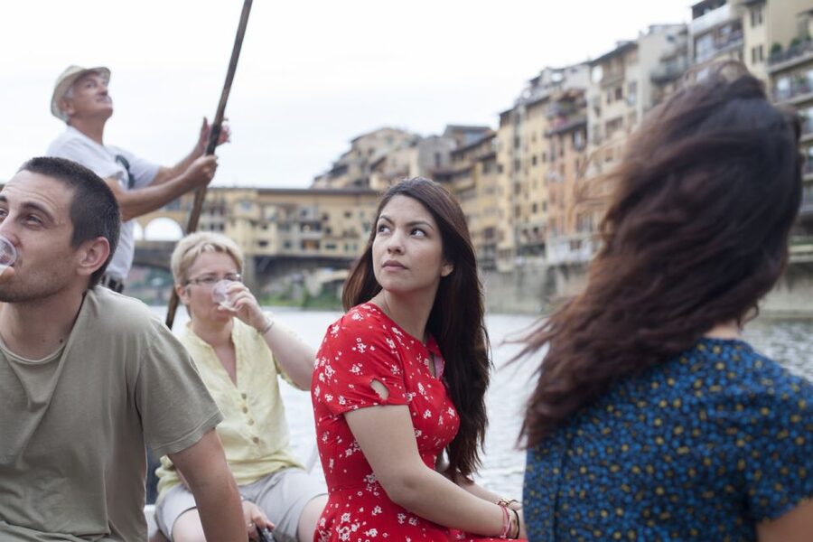Florence: Guided Gondola Boat Tour with a Glass of Wine - Why an Arno gondola-style cruise feels different in Florence