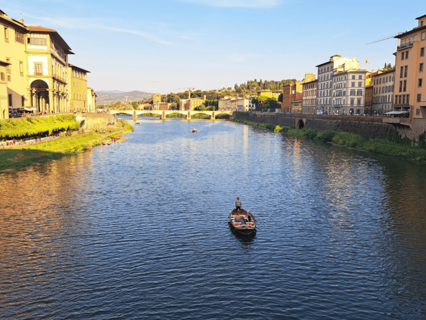 Florence: Guided Gondola Boat Tour with a Glass of Wine - Aperitivo with cool wine: why the drink is more than a perk