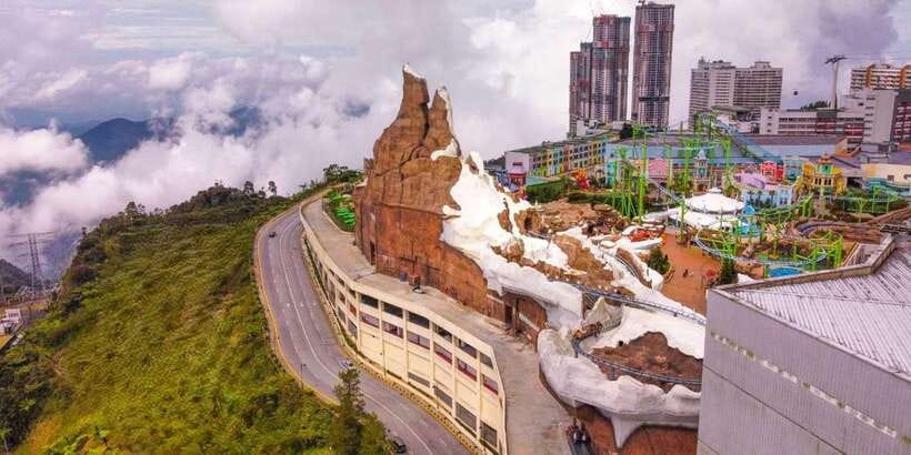 From Kuala Lumpur: Genting Highlands Day Tour & Gondola Ride - Genting Highlands Free Time: Premium Outlets, Views, and Theme Park Options