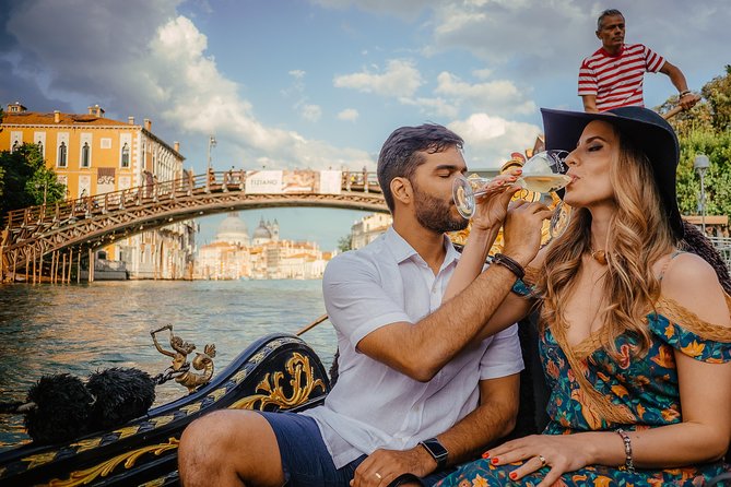 Gondola Ride and Aperitif in a Venetian Palace - Your 2-Hour Rhythm: Gondola, Then San Marco to Accademia Walk