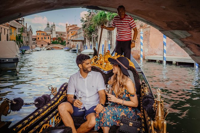 Gondola Ride and Aperitif in a Venetian Palace - Practical Logistics: Pickup, Where to Meet, and What to Expect