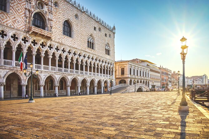 Grand Luxury Venice Tour by Boat and Gondola - Skip the Crowds! - Stop 3: Mercati di Rialto for snack time and real Venetian browsing