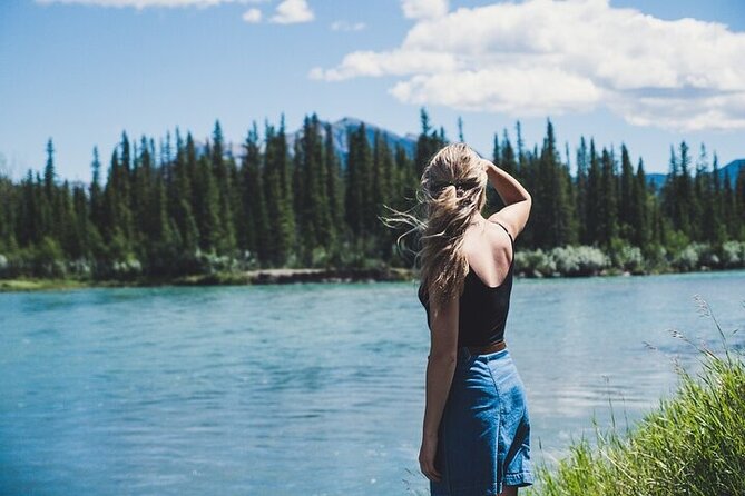 Guided Tour to Banff Highlights & Wildlife With Gondola Admission - Lake Minnewanka and Two Jack: Glacial Blue Water Plus Wildlife Scanning