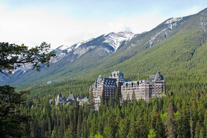 Guided Tour to Banff Highlights & Wildlife With Gondola Admission - Surprise Corner: Tunnel Mountain Views and a Sky-High Castle Look
