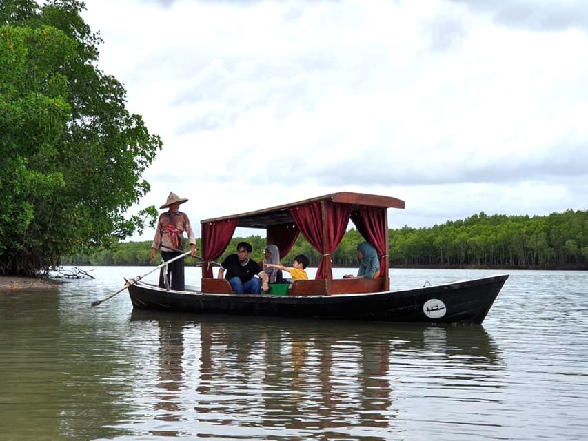 Ko Lanta: Private Gondola Cruise with Mangrove Forests - Coconut water and the local plantation stop