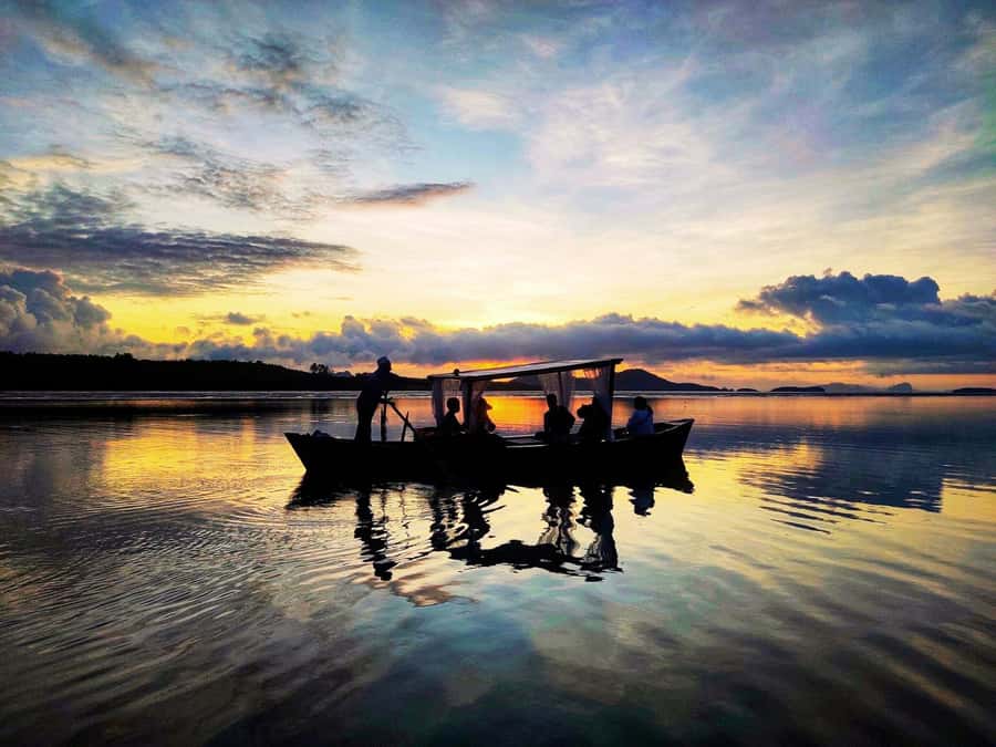 Ko Lanta: Sunrise Gondola Boat Ride with Breakfast - Who this tour is best for (and who should skip it)
