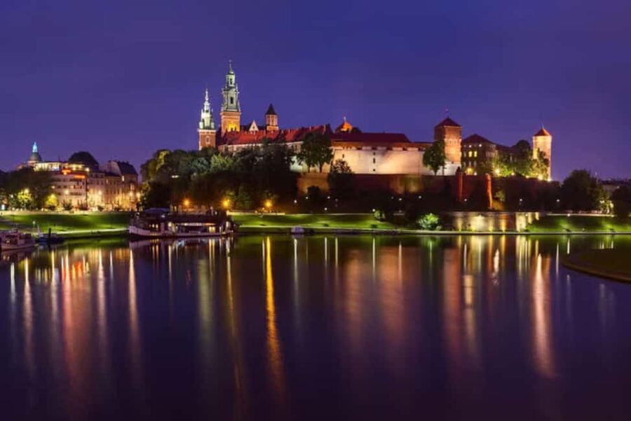 Krakow: Evening or Night Gondola Cruise - Starting at Kapitan Victor: find the pier in front of the Sheraton
