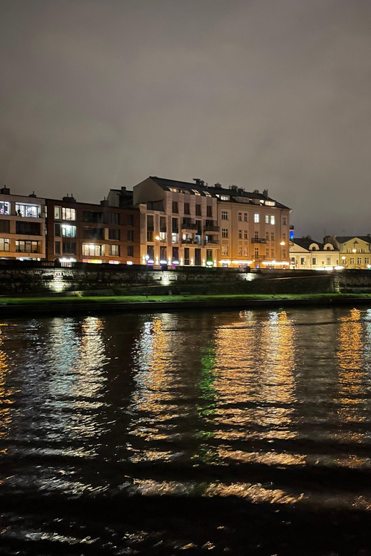 Krakow: Evening or Night Gondola Cruise - The audio guide: how it turns silhouettes into something you can place