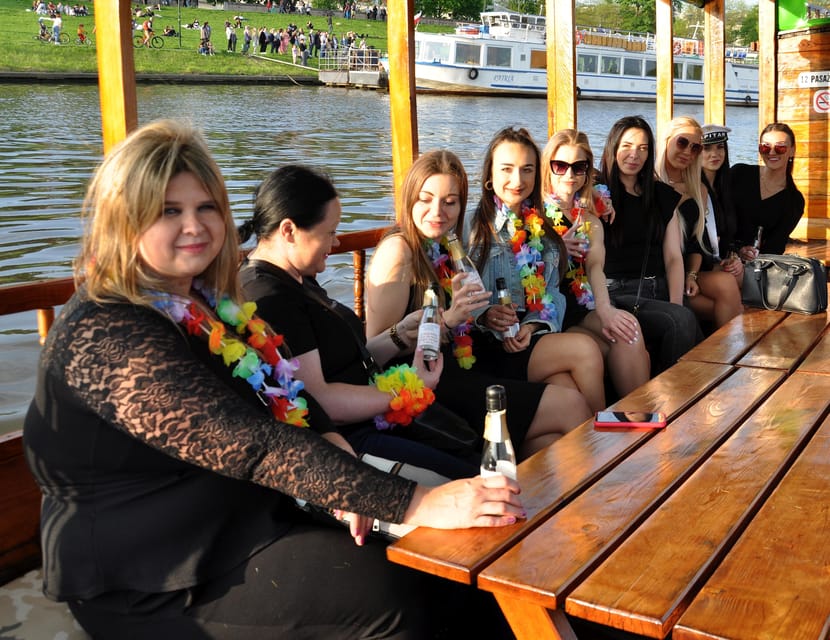 Krakow: Evening or Night Gondola Cruise - CRICOTEKA and Podgórze: modern culture beside historic surroundings