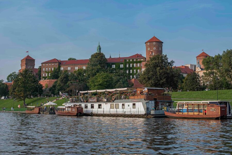 Krakow: Private Traditional Gondola Cruise - Key things that make this cruise worth it