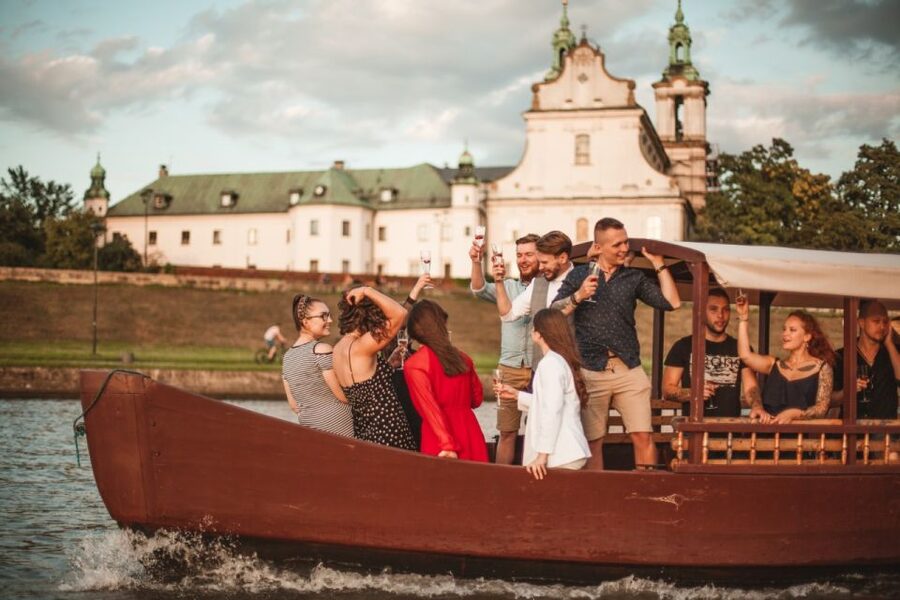 Krakow: Vistula Night Cruise by Gondola w/ Audio Commentary - Who should book this cruise, and who should skip it