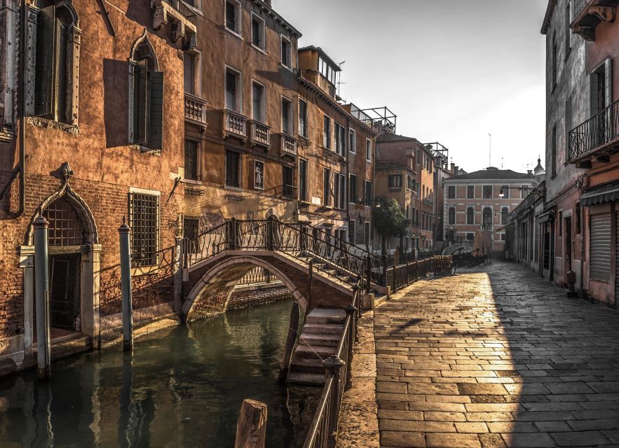 Land and Lagoon - Walking Tour and Gondola Ride - Marco Polo and the backstreets: getting a local-style Venice rhythm