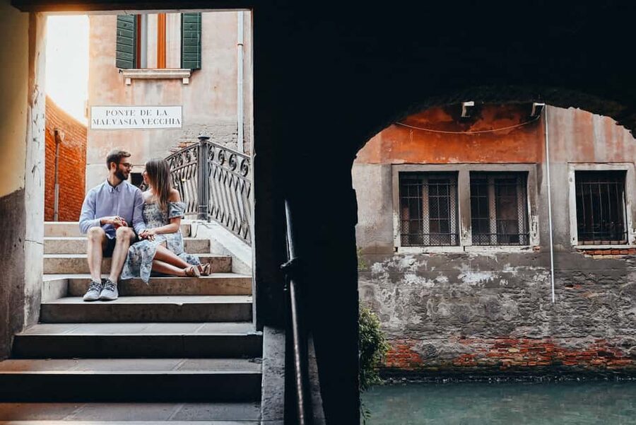 LAND & GONDOLA PHOTOSHOOTING - Dress and Comfort Tips That Actually Help Your Photos