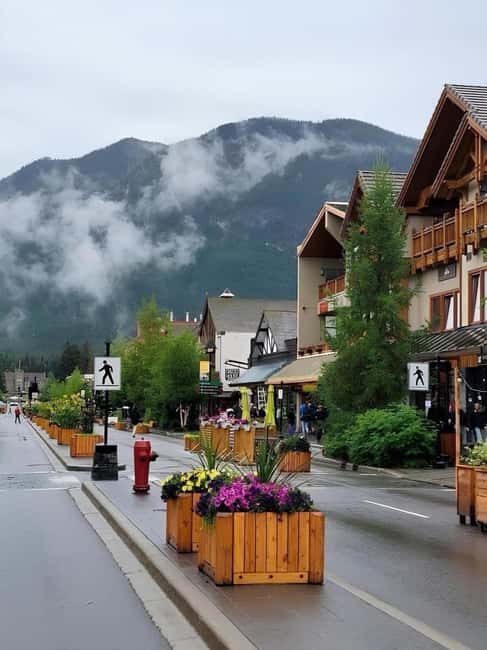Louise Louise, Banff Gondola, Minnewanka & Emerald Lakes - Practical Tips: What to Bring and How to Handle the Pace