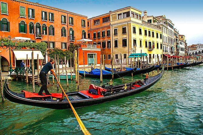 Magical Gondola Journey: Explore Venice's Grand Canal in Style! - Photo Tips: How to Get the Shot Without Getting Stressed