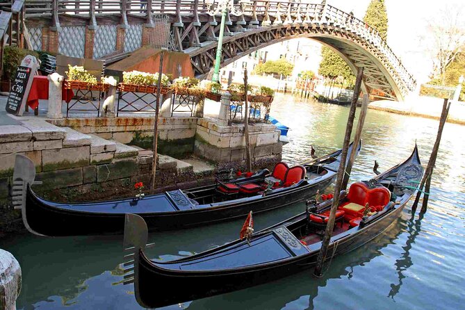 Morning Magic: Venice City Walk and Gondola Tour - Walking the campi of San Marco and Castello with real context