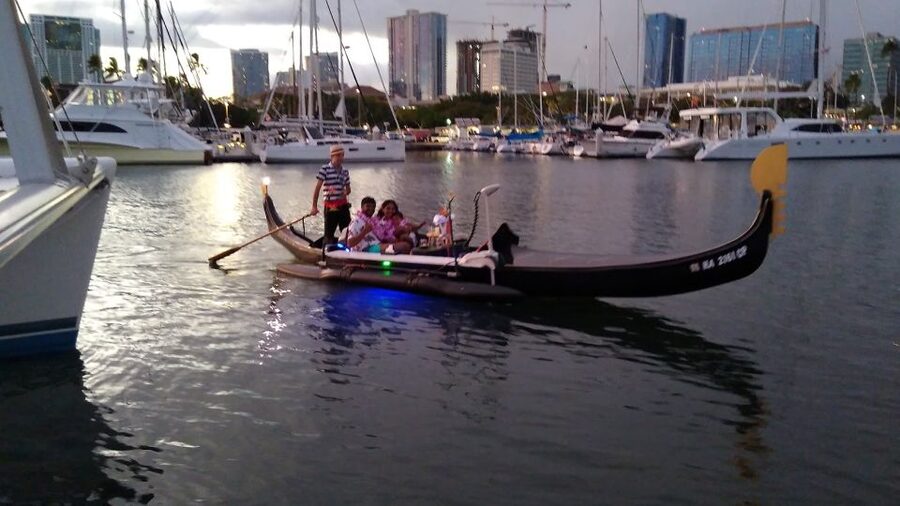 Oahu: Luxury Gondola Cruise with Drinks and Pastries - Pastries, Drinks, and the Hawaiian Lei Start