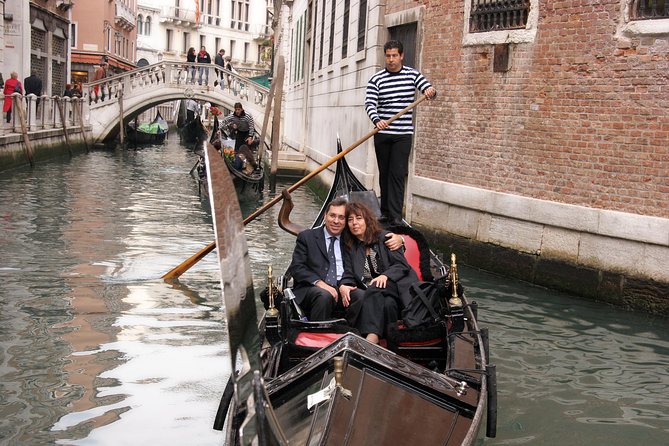 Private Crafted Gondola Ride on the Grand Canal - A Skip-The-Line Gondola That Actually Feels Private