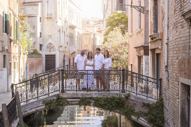 Private Gondola Ride and Photoshoot - What Makes the Photographer Part Actually Matter