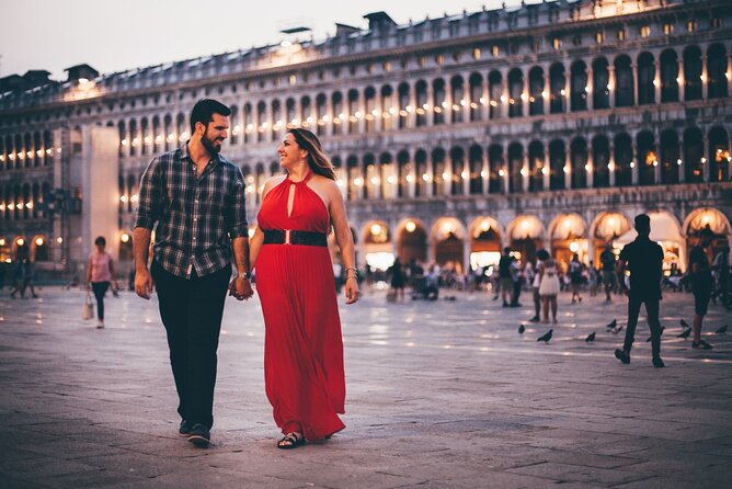 Private Gondola Ride with Professional Photographer in Venice - Weather, crowds, and why flexibility helps