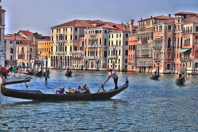 Private Gondola Serenade with Music - The 30-Minute Canal Grande Route
