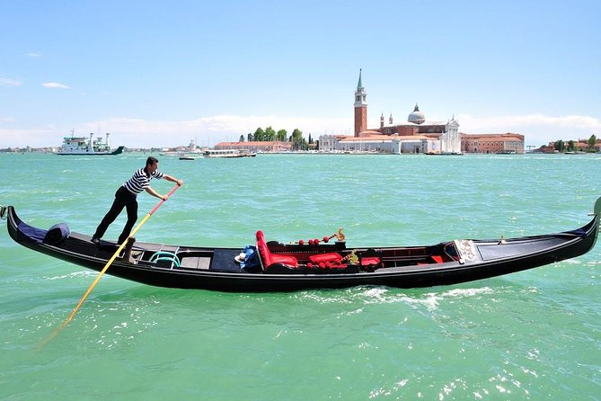 Private Gondola Tour - Private Setup and the 5-Person Gondola Limit