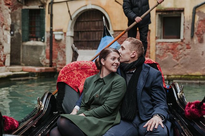 Private Photo Shoot in Venice with Gondola Ride - Your 2-Hour Run Around Piazza San Marco and Beyond