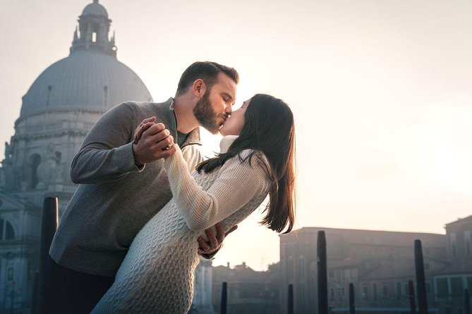 Private Photo Shoot in Venice with Gondola Ride - The Photographer Dynamic: Great Shots for Couples, Families, and Proposals