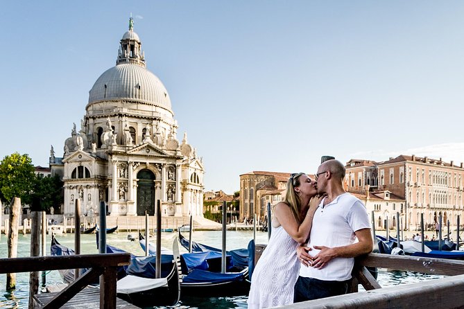 Private Photo Shoot in Venice with Gondola Ride - Pickup Points, Walking Shoes, and the Realities of Getting Around