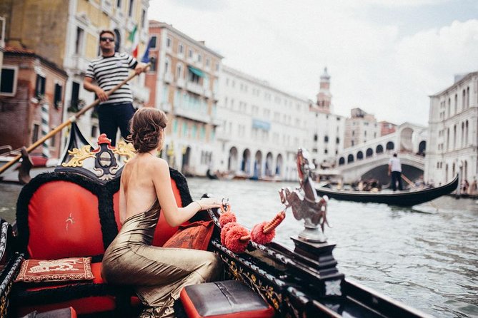 Private Photo Shoot in Venice with Gondola Ride Included - Ponti, Water, and Timing: Why These Stops Work for Photos