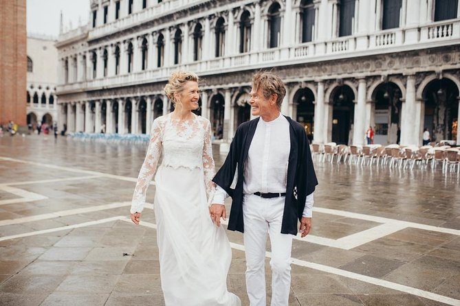 Private Photo Shoot in Venice with Gondola Ride Included - Price and Value: $435.43 Per Group (Up to 4)