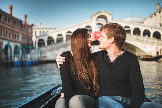 Private Photoshoot on Personal Gondola in Venice - Who this gondola photoshoot suits best