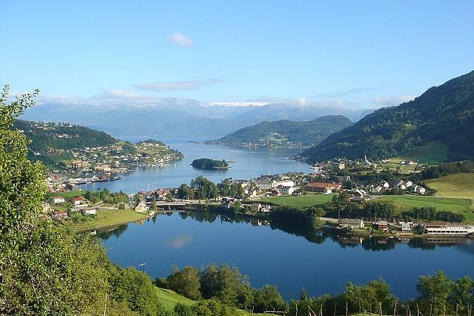 Private tour - Hardangerfjord, Voss Gondola & 4 Great Waterfalls - Stop 2: Steinsdalsfossen with a rare up-close option