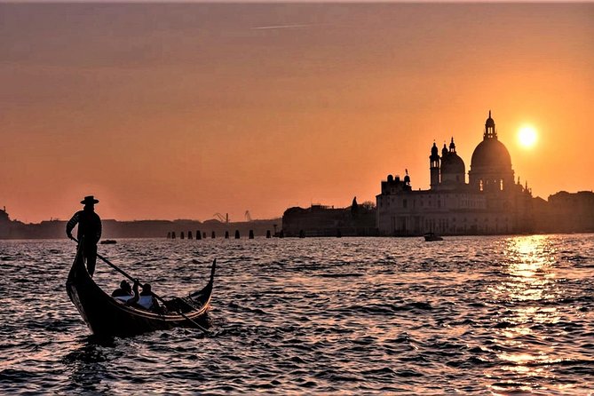 Private Tour: Venice Gondola Ride with Serenade - Price and value: what you’re really buying at $438.53 per group