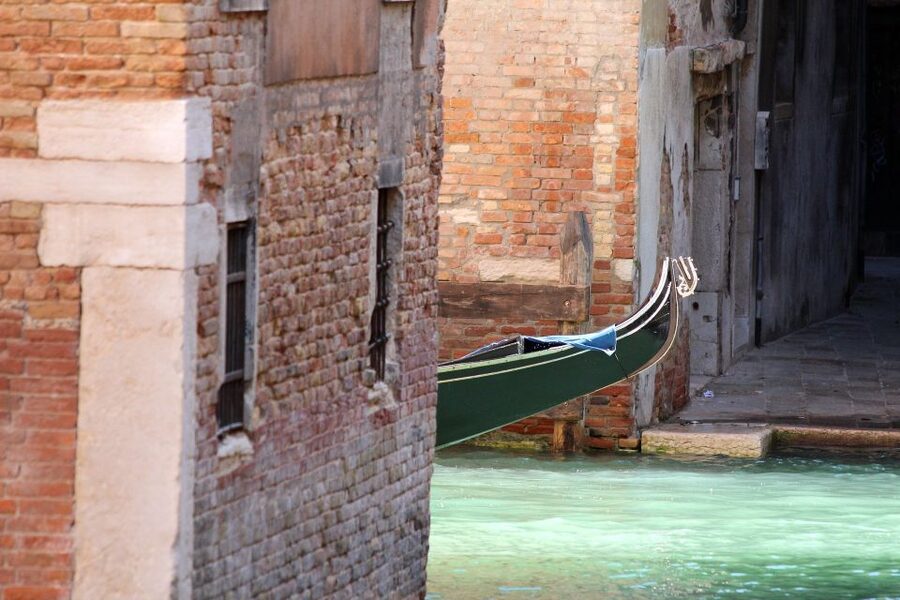 Private Venice Walking Tour and Gondola Ride - The Tiny Street to Palazzo Contarini del Bovolo: A Staircase Worth Crowding Your Memory