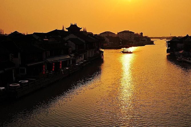 Private Zhujiajiao Ancient Town and Harmony Garden Day Tour with Gondola Ride - Lunch by the riverside: included food that actually helps your timing
